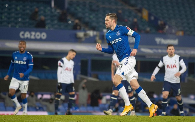 在任意球方 在任意球方